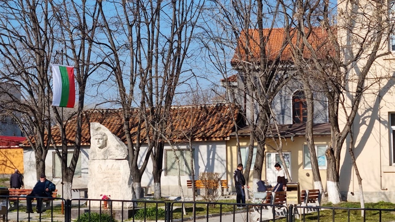 Градинката на Левски в Асеновград е обновена