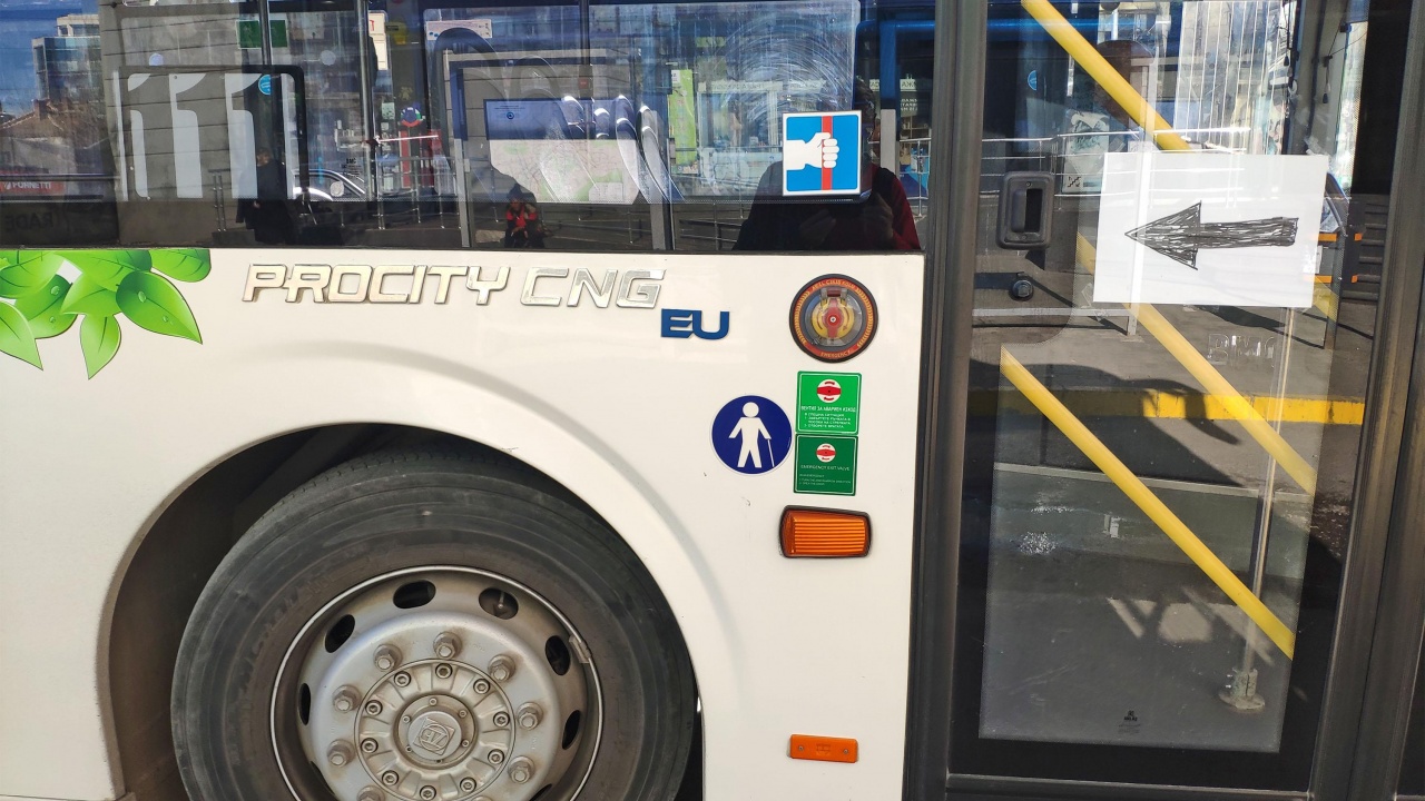 Автобус на градския транспорт блъсна възрастна жена в Пловдив