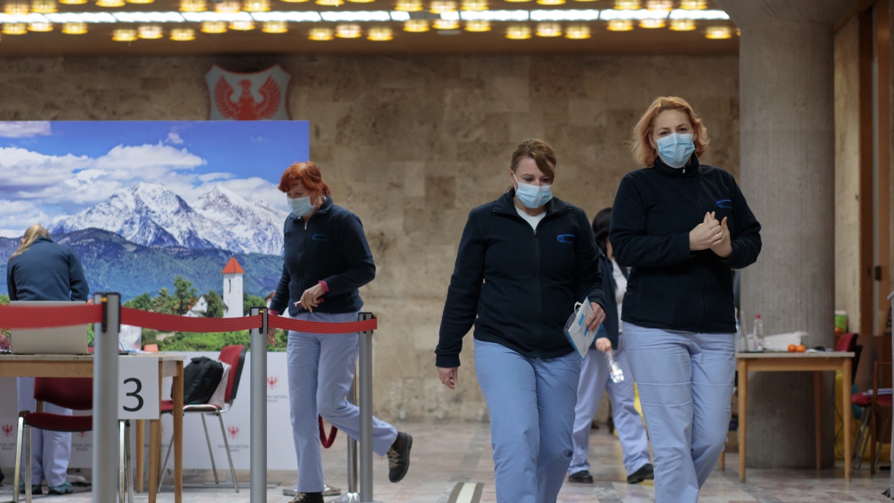 Словенски епидемиолози предлагат разхлабване  на ковид мерките