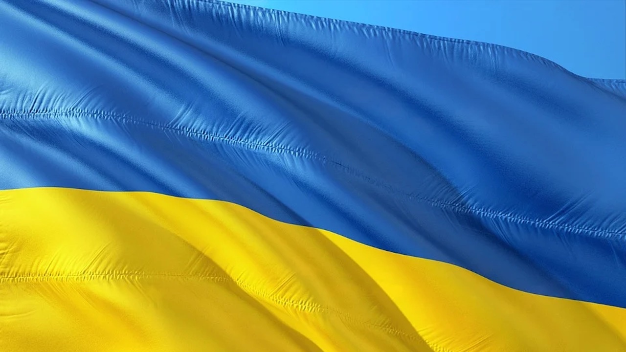 Цивилните в Украйна вече могат да носят огнестрелно оръжие