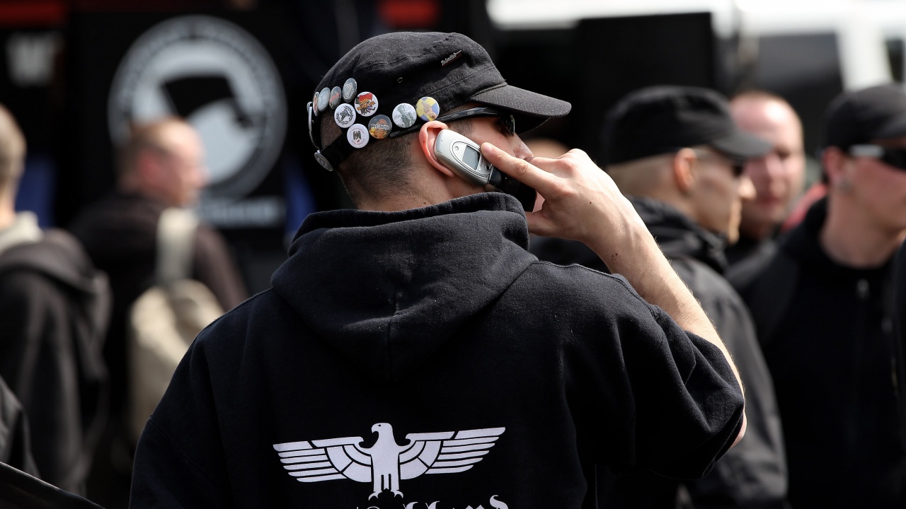 Германската полиция иска да предотврати заминаването на крайнодесни екстремисти в Украйна