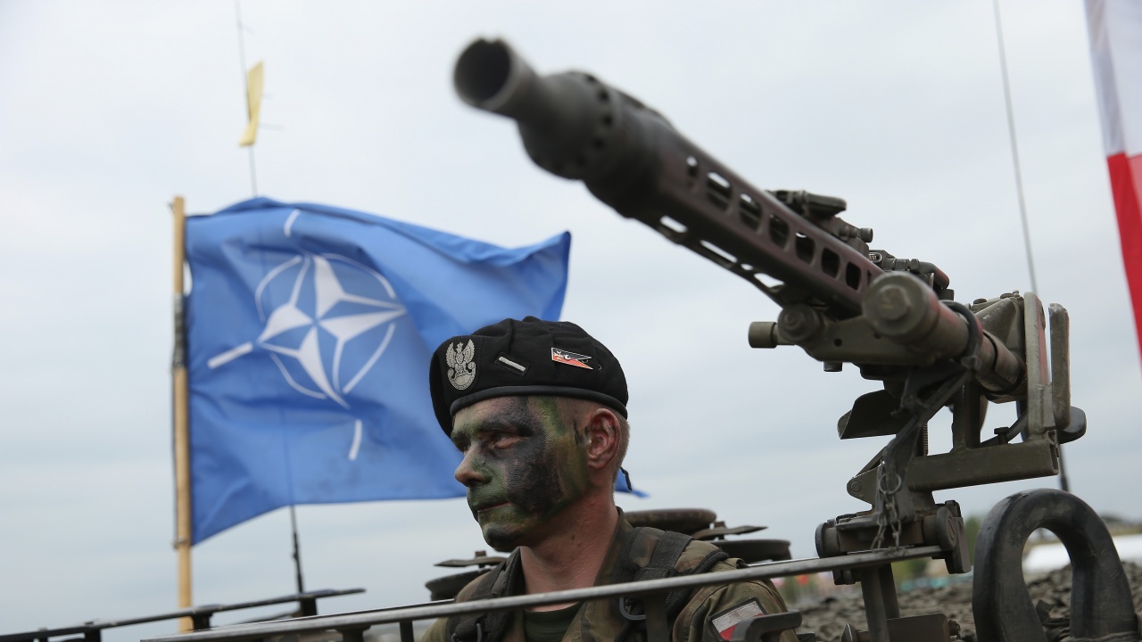За първи път в новата история НАТО привежда в по-висока готовност силите си
