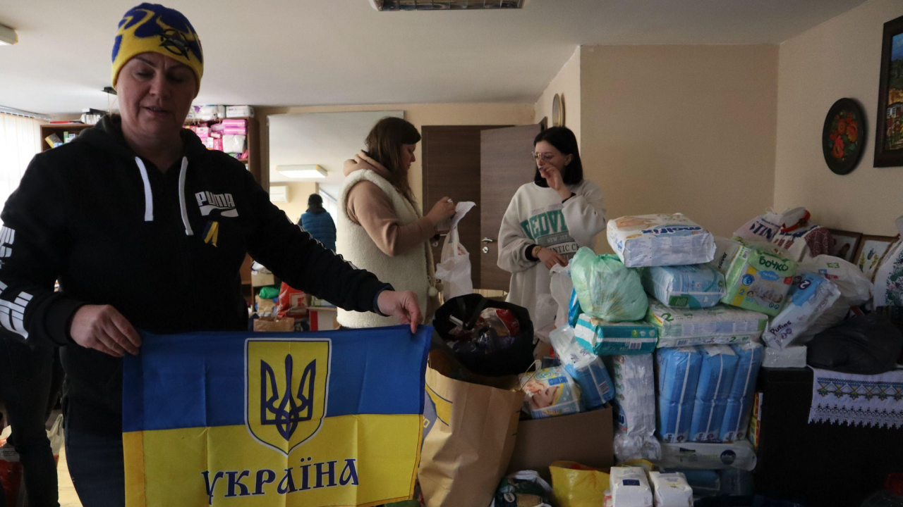 Във Варна събират помощи за бежанците от Украйна