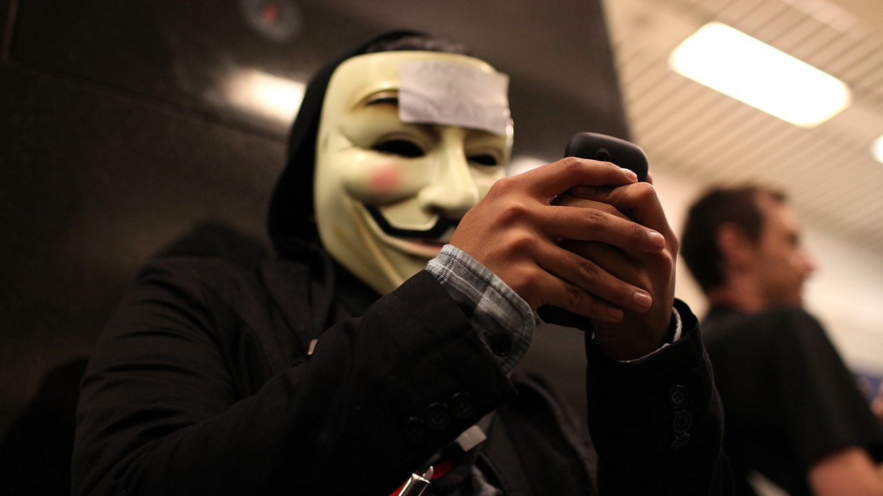 Хакерската група "Анонимните" пое отговорност за кибератака срещу руски медии