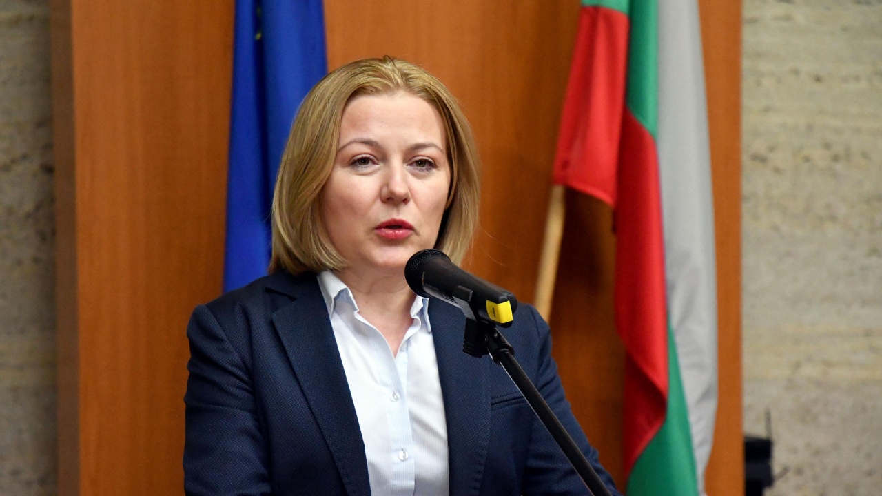 Йорданова внесе предложението за предсрочно освобождаване на Гешев
