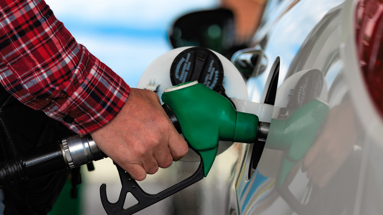 Какво доведе до масовата паника по бензиностанциите?