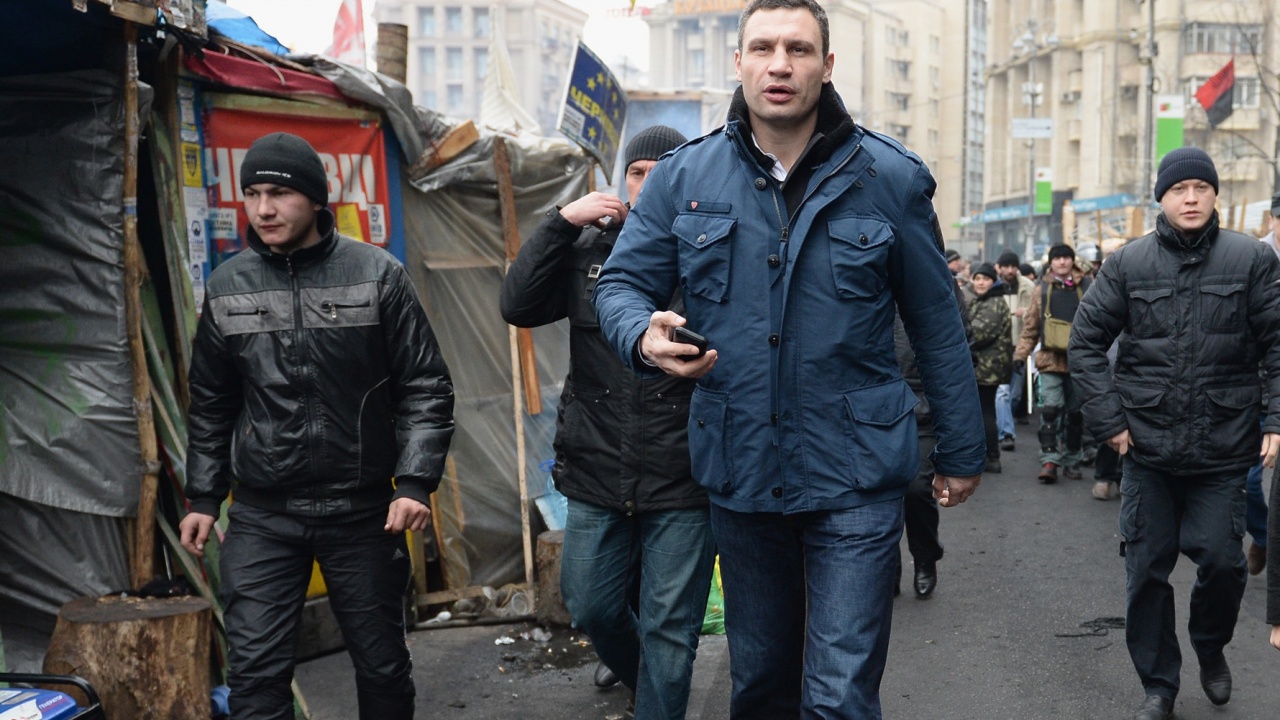 Виталий Кличко посети сватба на блокпост в Киев