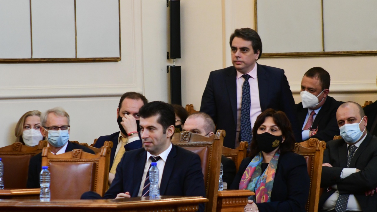 Извънредно заседание: Парламентарен контрол на Петков и 9 министри