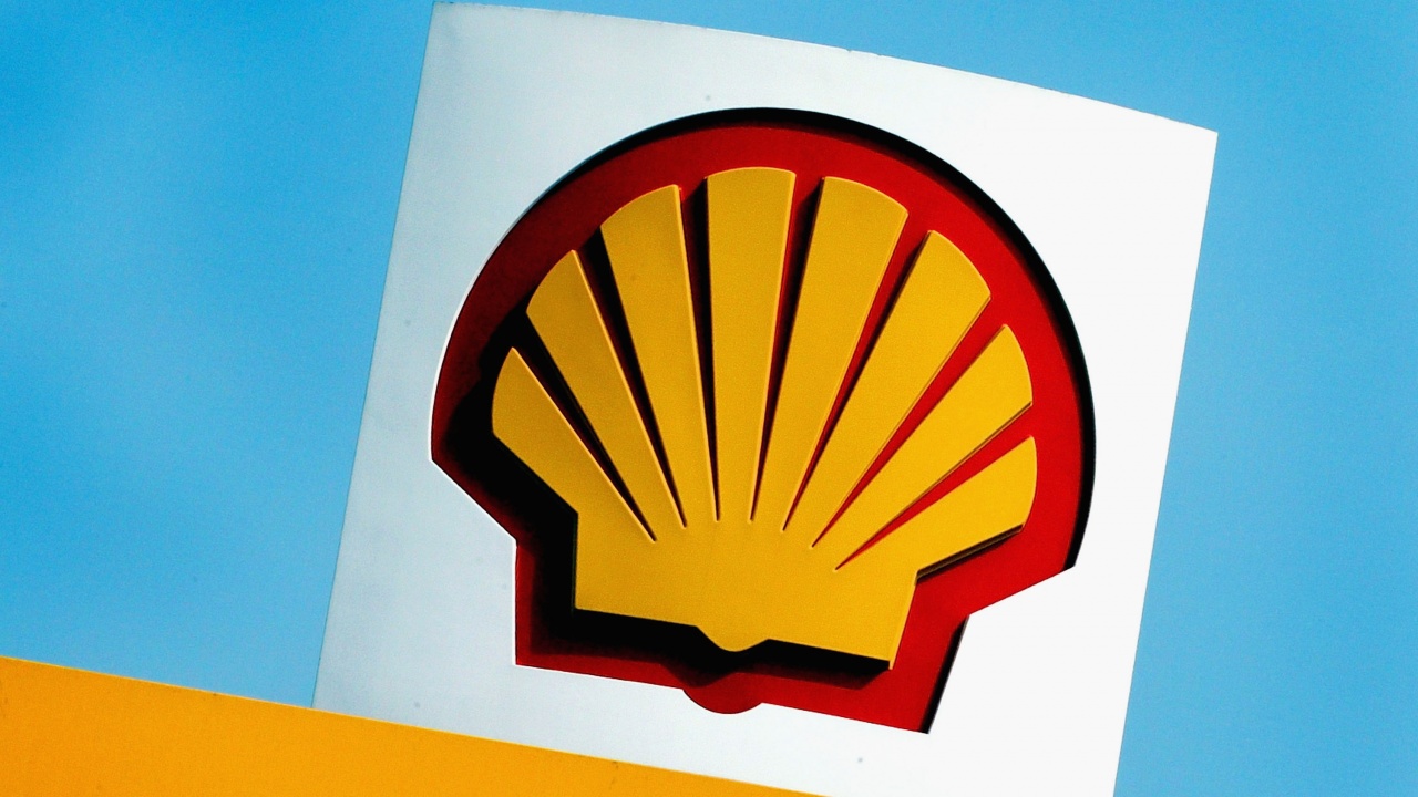 Shell напуска Русия