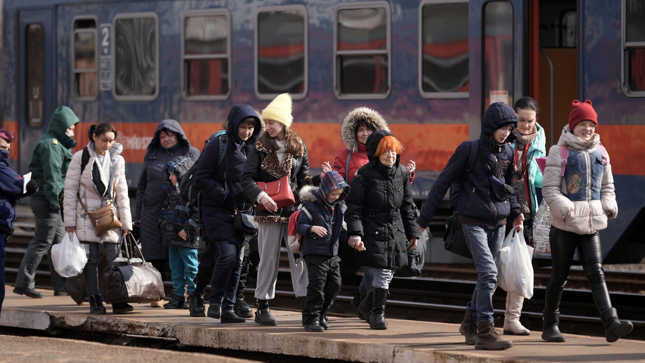 Официално: Кабинетът дава по 40 лева на ден на бежанците от Украйна