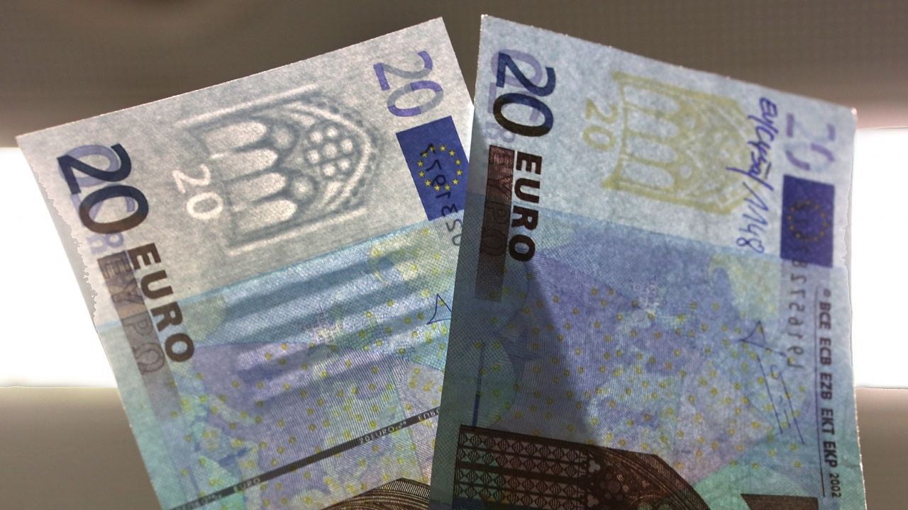 Еврото пое нагоре и се търгува за над 1,10 долара