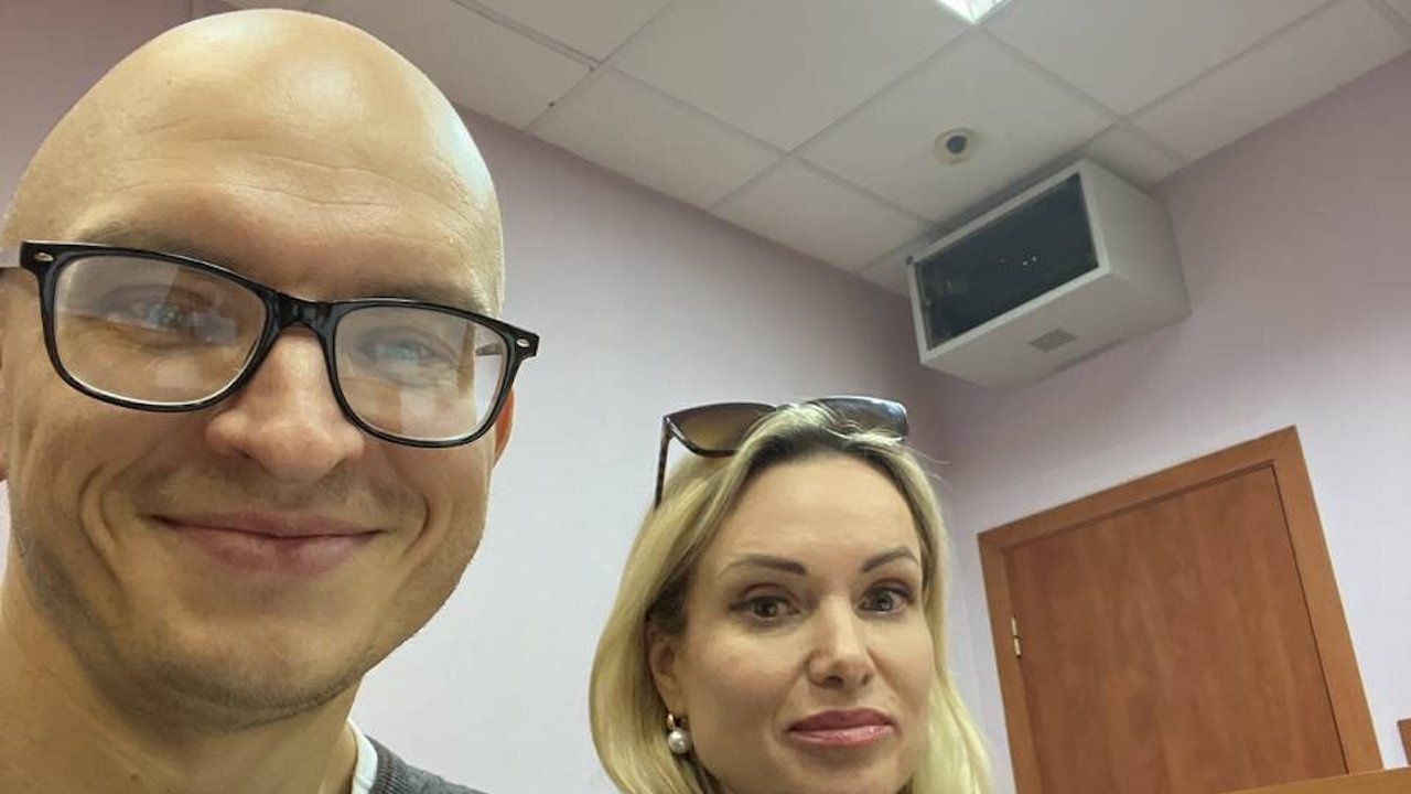 Руската журналистка Марина Овсянникова вече е в съда