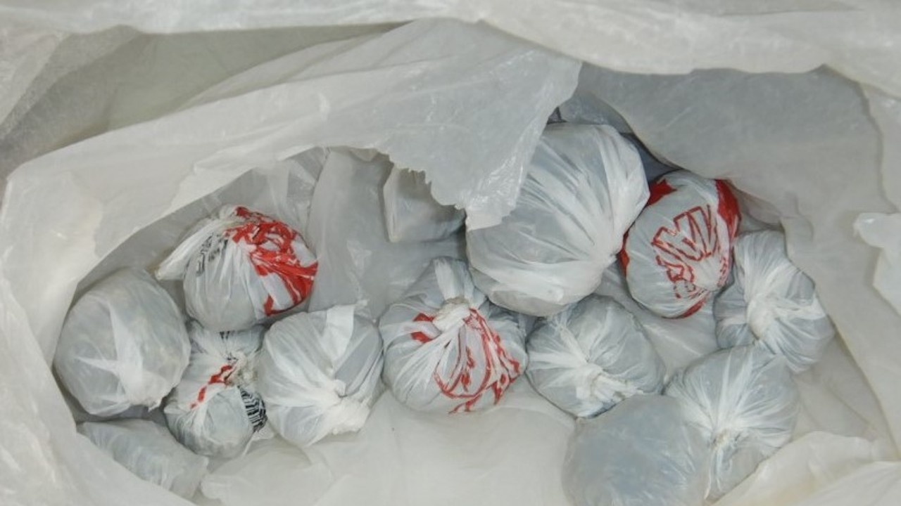 Торбички марихуана иззеха криминалисти от работилница в Самоков