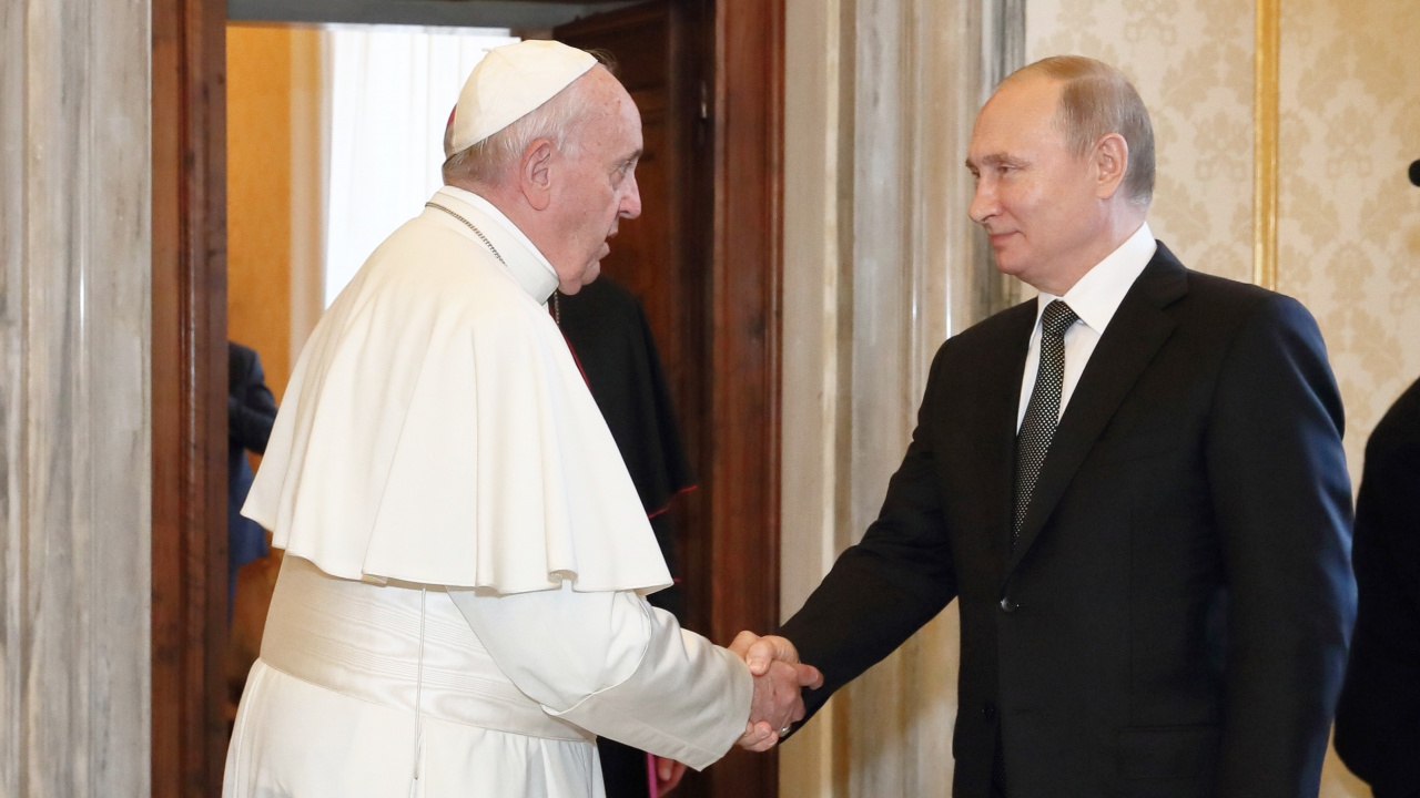 Зеленски покани папата да посредничи между Киев и Москва