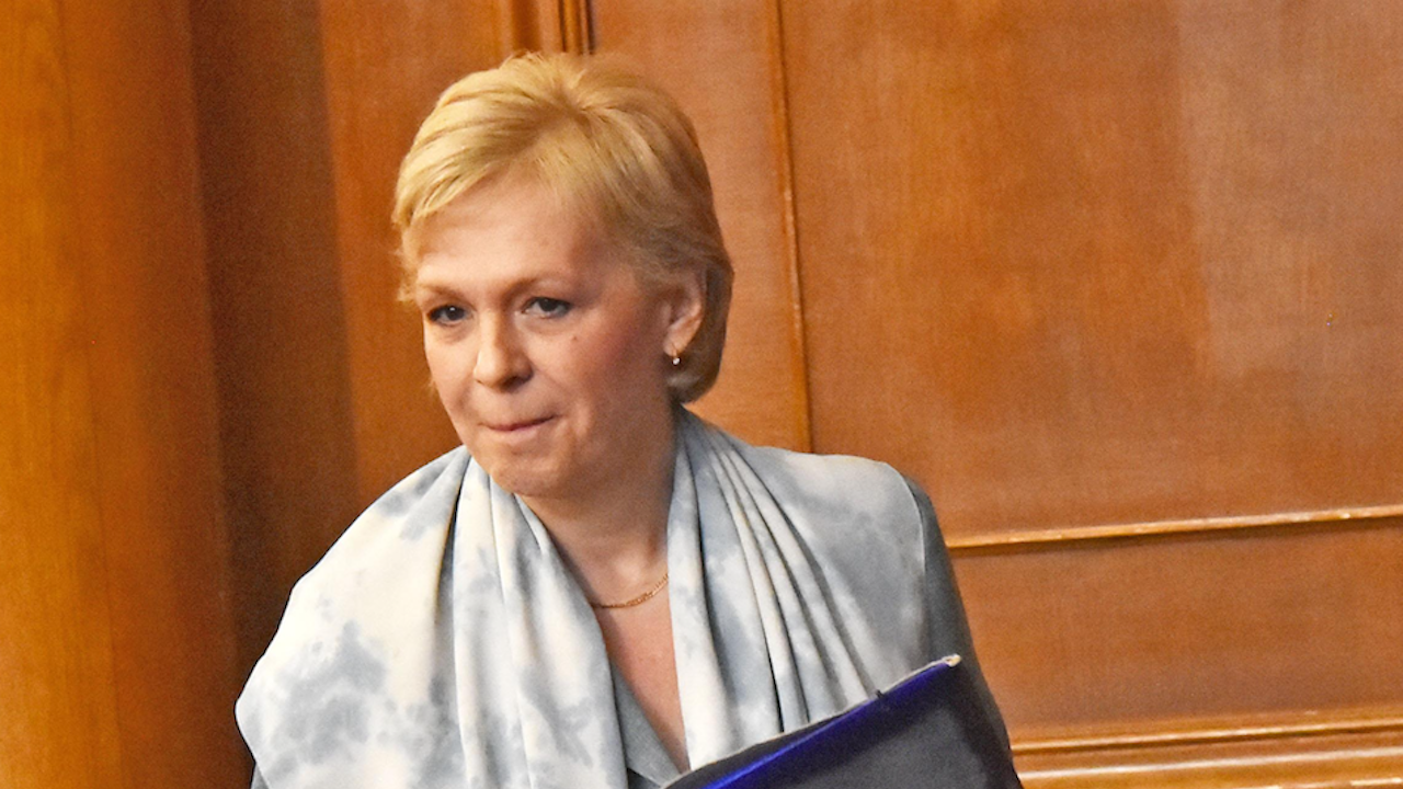 Петя Първанова подава оставка като председател на агенцията за бежанците