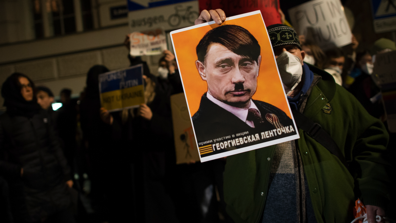 Известен руски военен историк: Сравняването на Путин с Хитлер е оскърбително за Хитлер