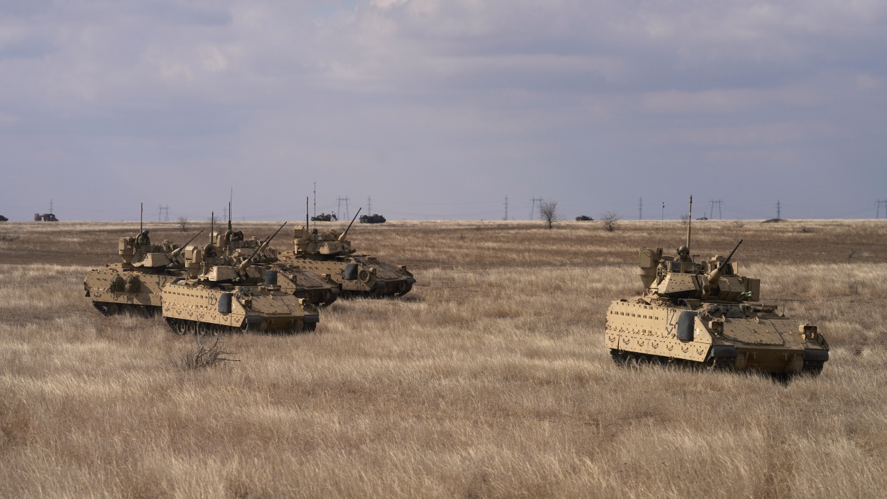 Руските сили край Киев не се изтеглят, а се прегрупират, предупреди Вашингтон
