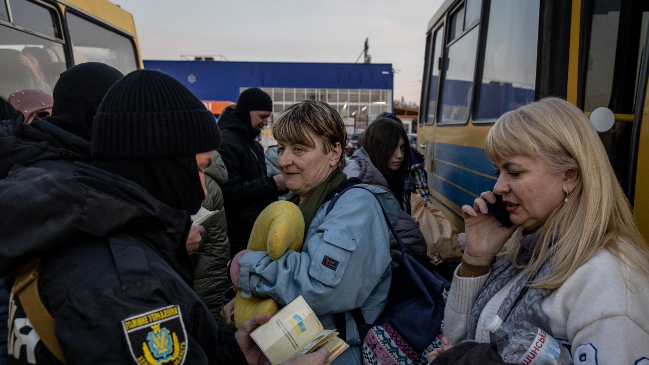 Киев:  Изпращаме 45 автобуса за евакуиране на цивилни от  Мариупол