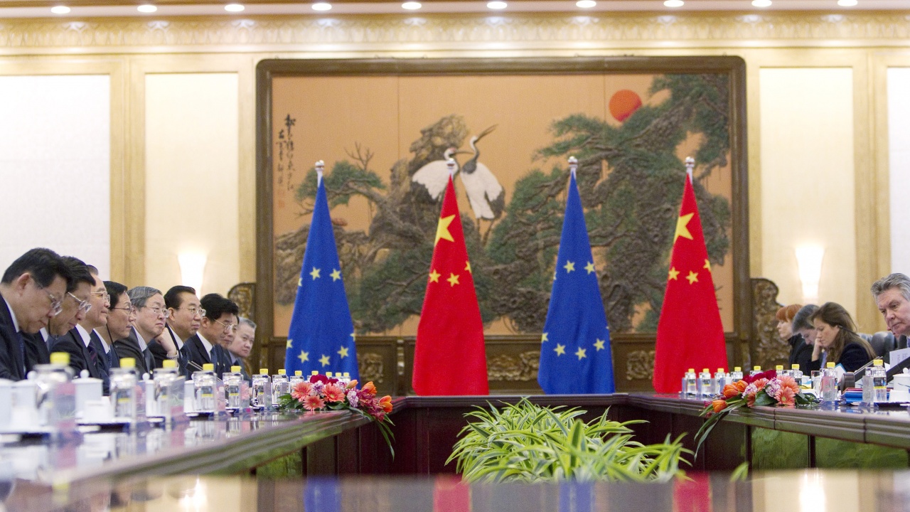 ЕС ще подтиква Китай да съдейства за натиск срещу Русия
