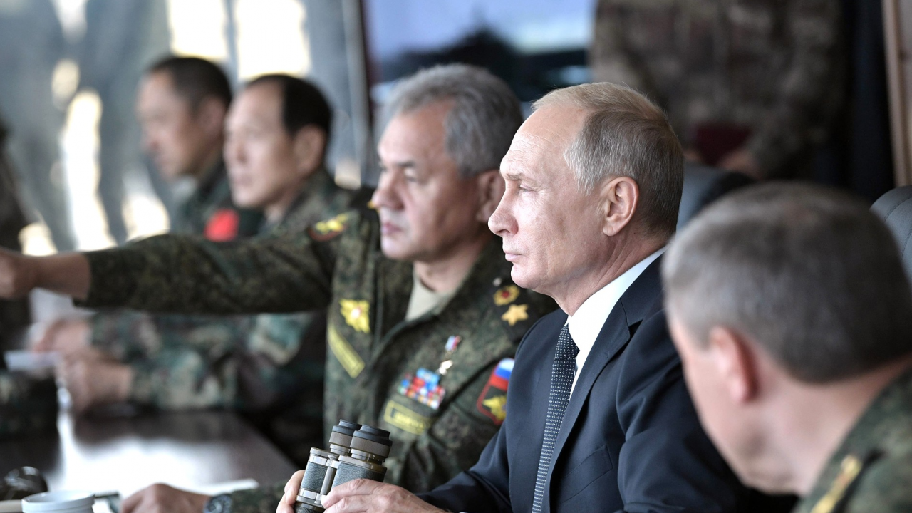 Ето ги шестимата човека, които имат властта да свалят Путин