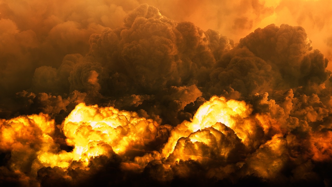 Експлозия на резервоар за мазут в окръг Одрин доведе до изтичане на тонове гориво