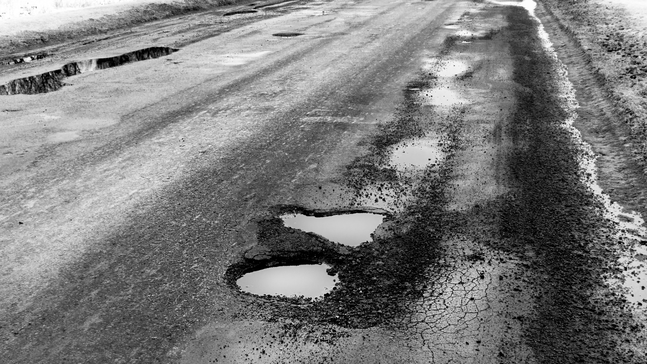 Русинова: Пътната инфраструктура от ден на ден става все по-зле