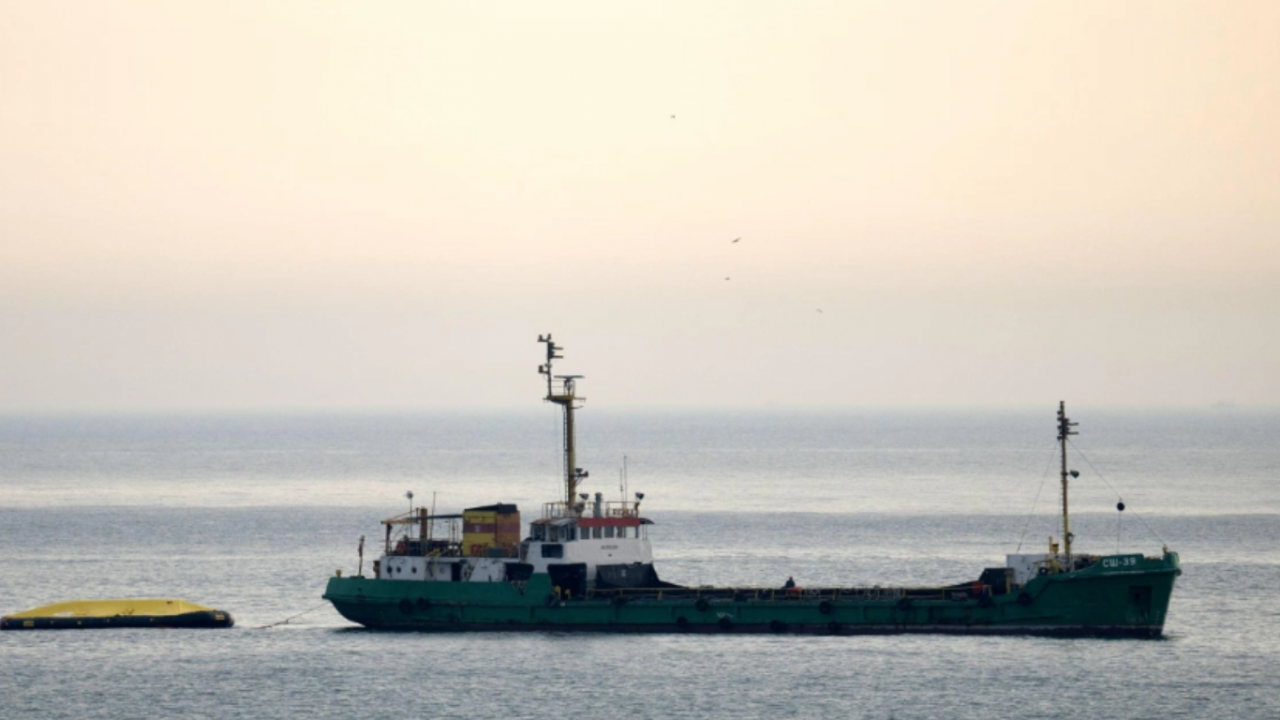МВнР: Работи се по всички възможности за евакуация на моряците от „Царевна”