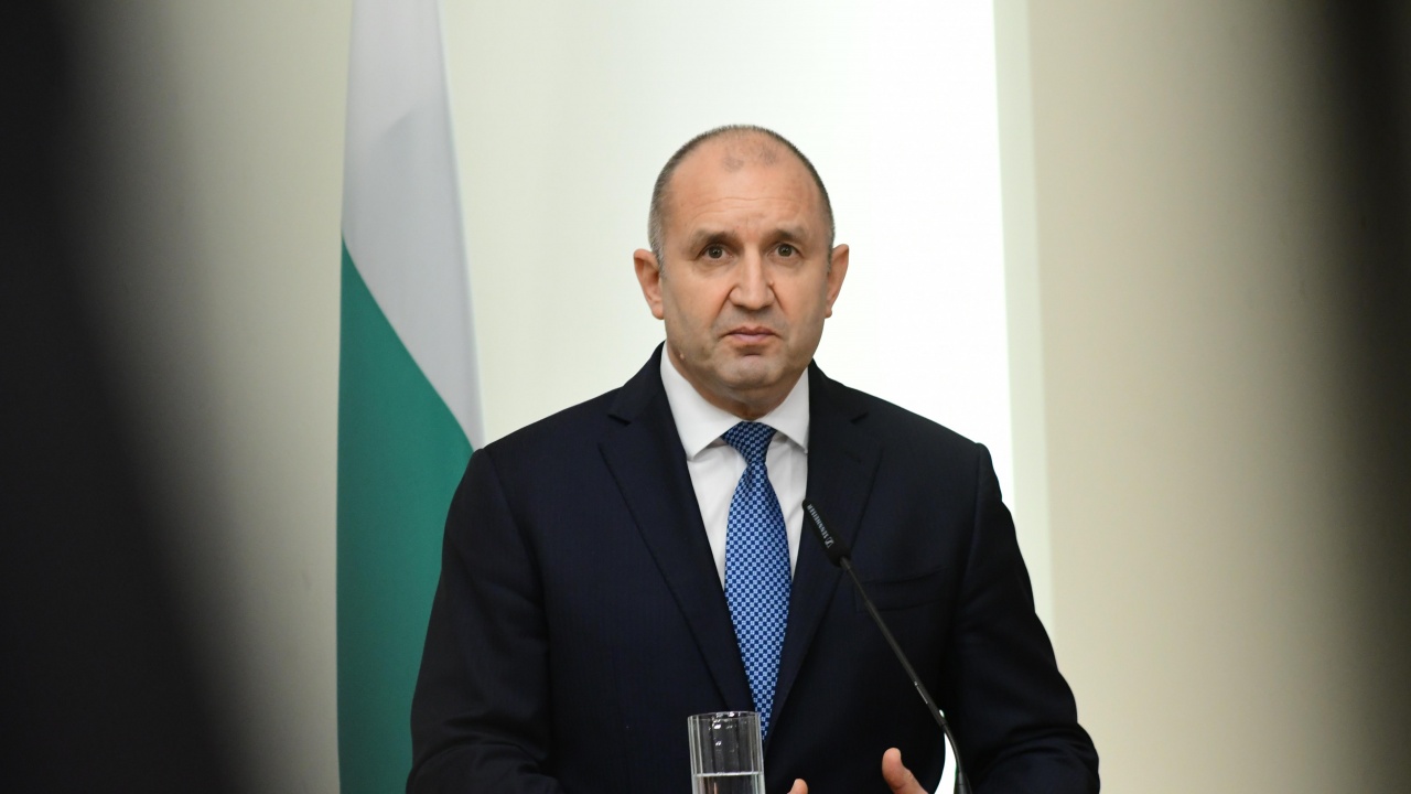 Румен Радев ще разговаря с външния министър на Украйна