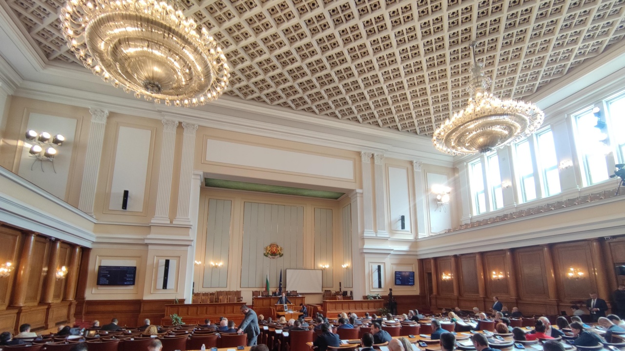 Депутатите решават за военната помощ за Украйна