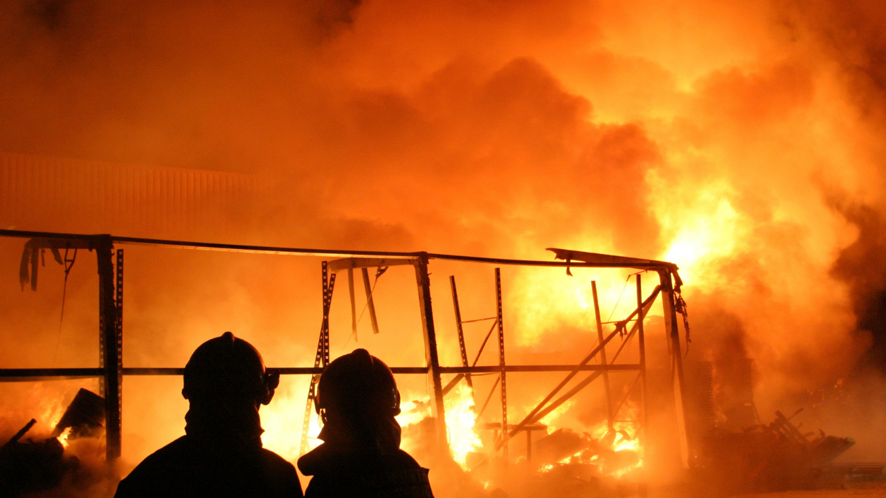 Пожар избухна в хотел в старата част на Велико Търново