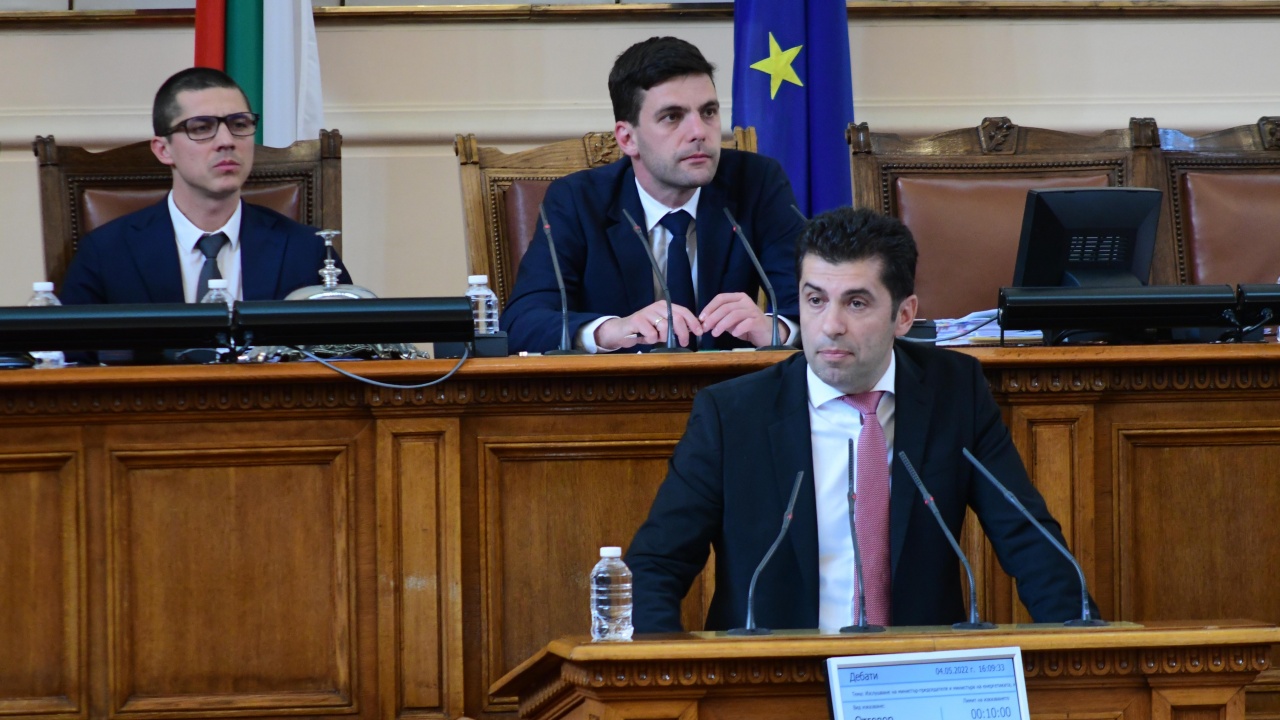 Депутатите изслушват премиера Кирил Петков