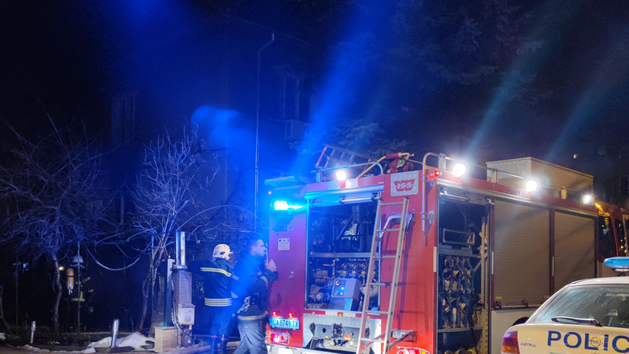 Евакуираха блок в София заради пожар