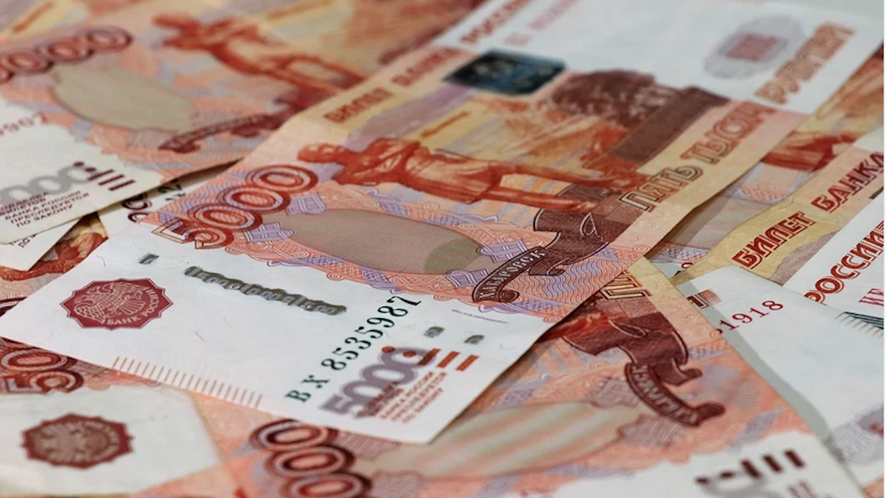 Руският финансов министър призна за огромни финансови разходи заради войната в Украйна
