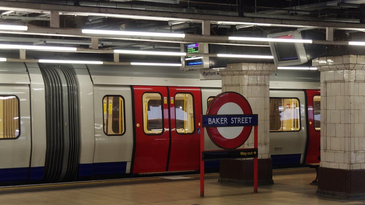 Служителите на метрото в Лондон започват 24-часова стачка