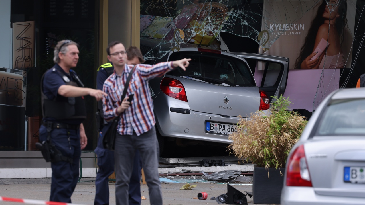 Шофьорът, врязал се с автомобила си в група минувачи в Берлин, е настанен в психиатрия