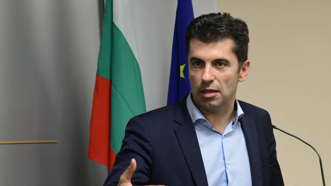 Бивш посланик на България в Русия: Заповедта за сваляне на правителството е дадена в Москва