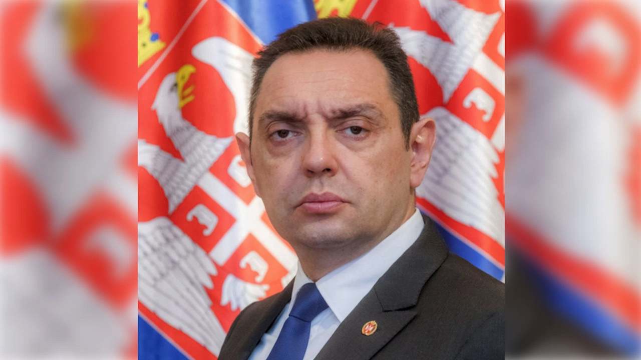 Вътрешният министър на Сърбия: Страната ни няма да бъде паркинг за мигранти