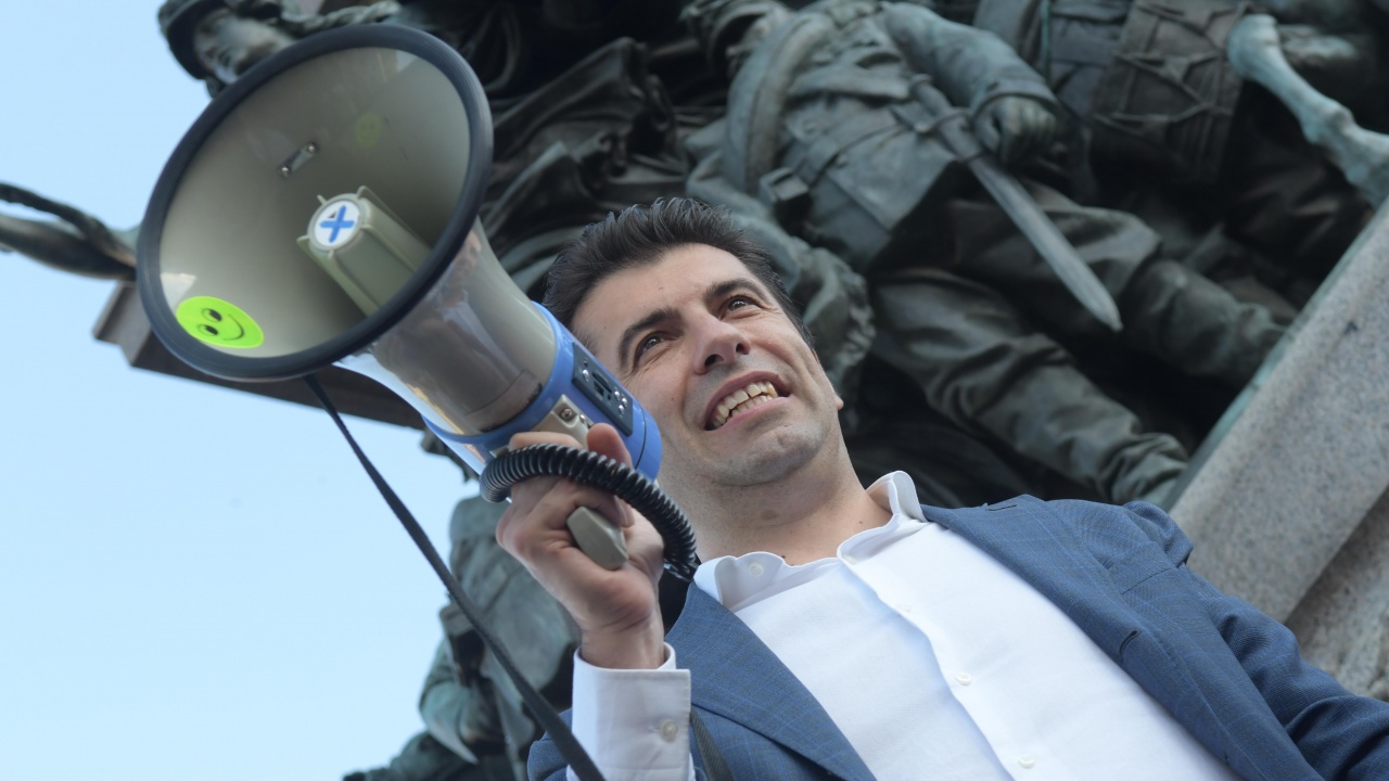 Кирил Петков също излезе с позиция за решението на НС за Северна Македония