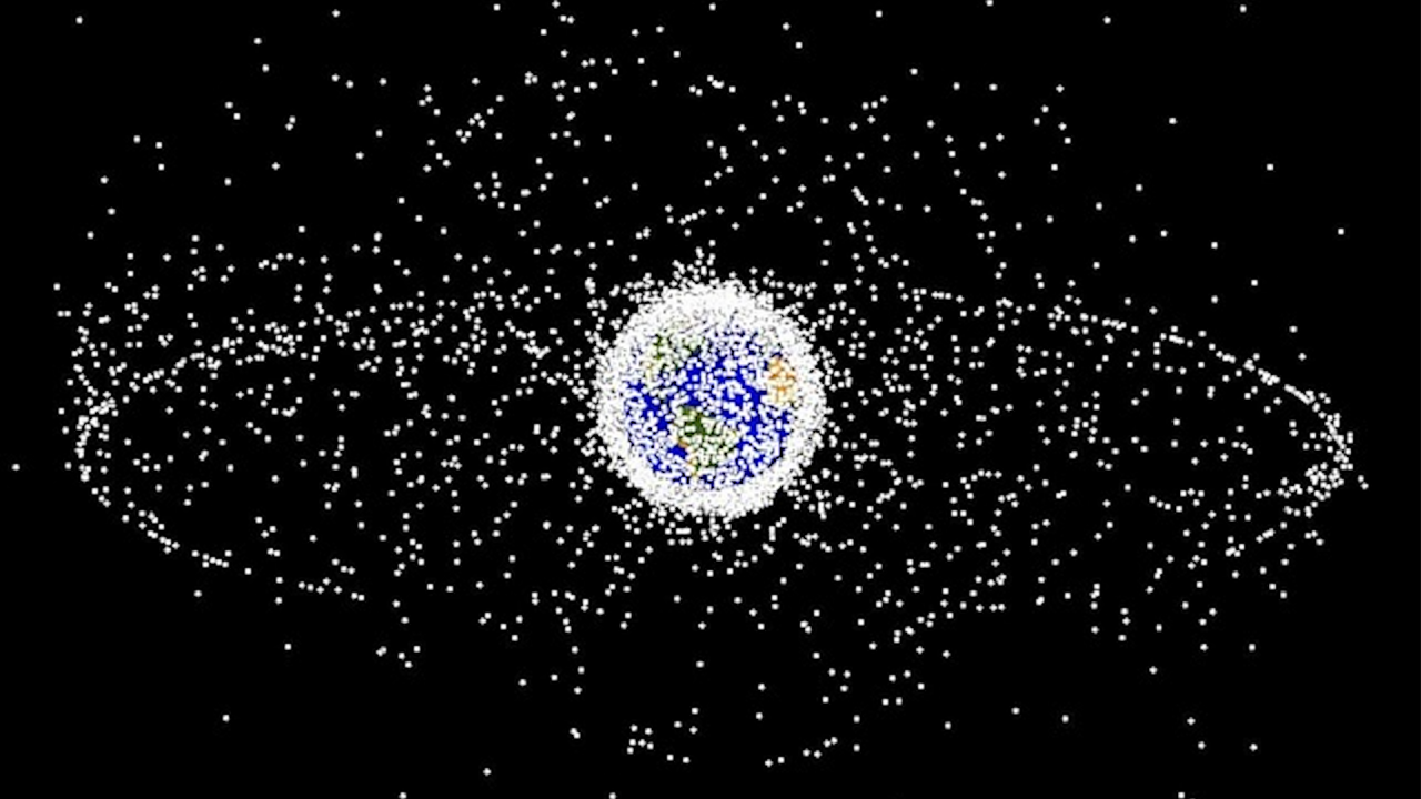 Китай направи успешни изпитания на платно за променяне на орбитата на космически боклук