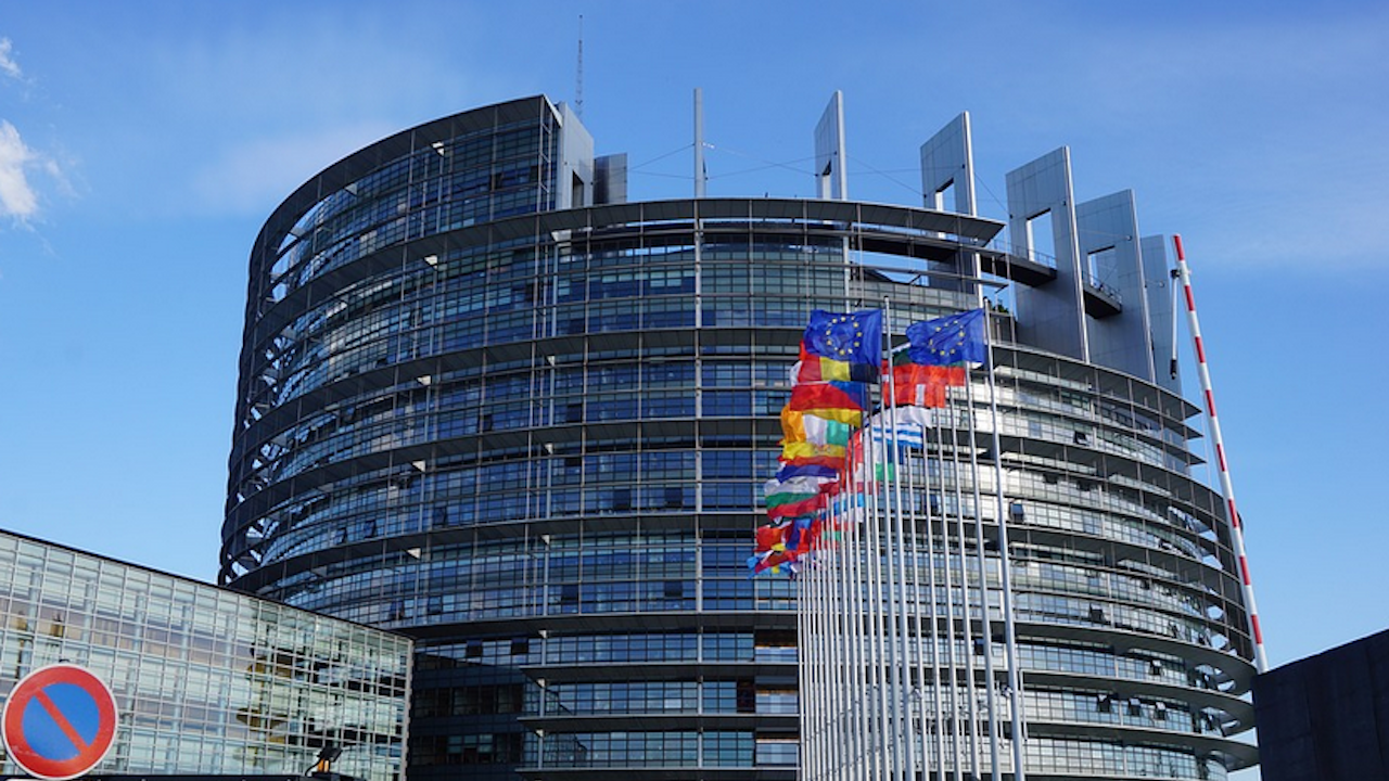 Съветът на ЕС одобри началото на преговорите със Скопие и Тирана