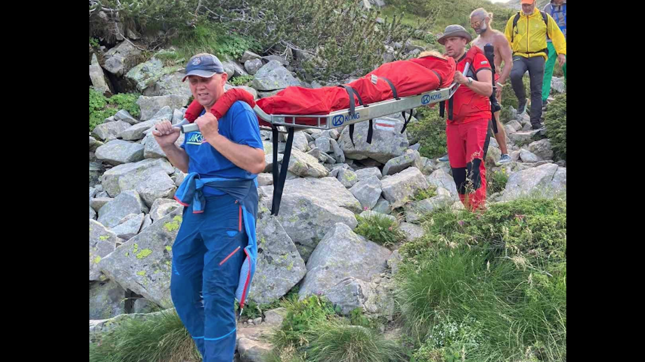 Планински спасители помогнаха на пострадала туристка от Чехия