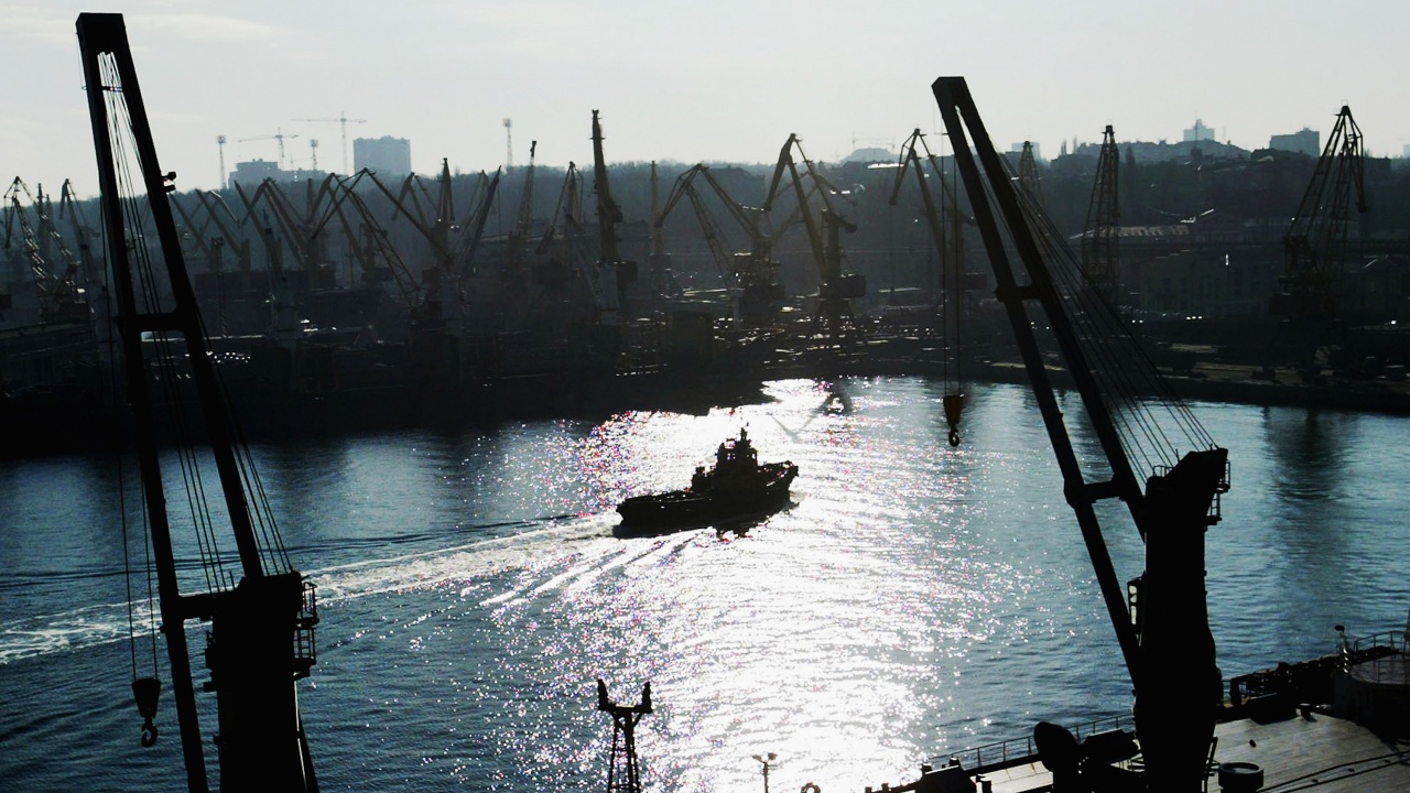 Руски ракети са поразили пристанището на Одеса