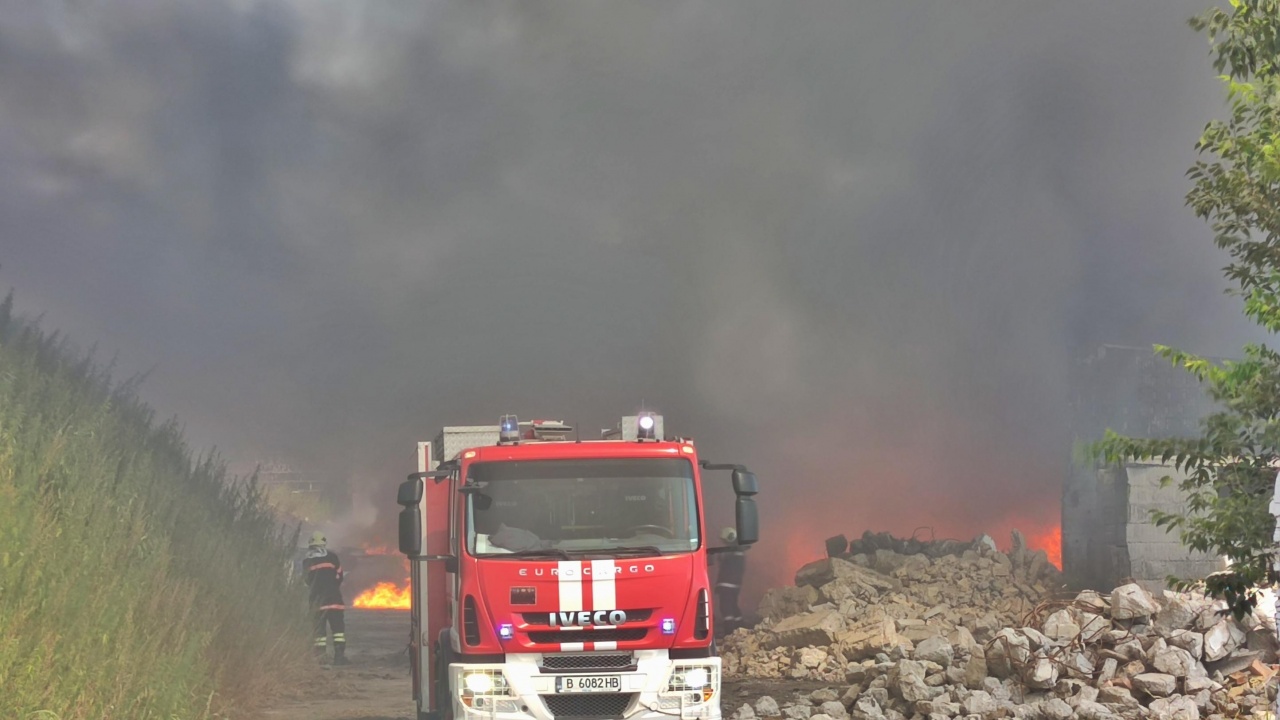 Усложнена е пожарната обстановка в Добричко