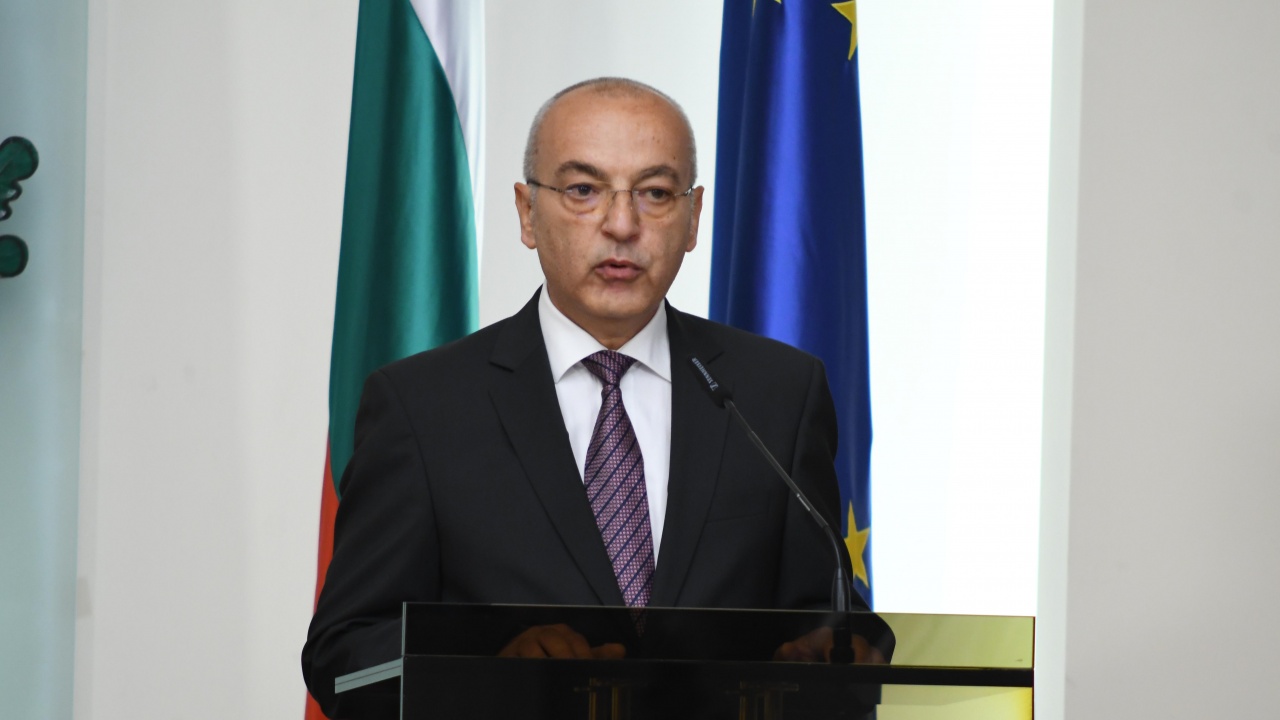 Гълъб Донев: Служебното правителство не е Б отбор в управлението на България