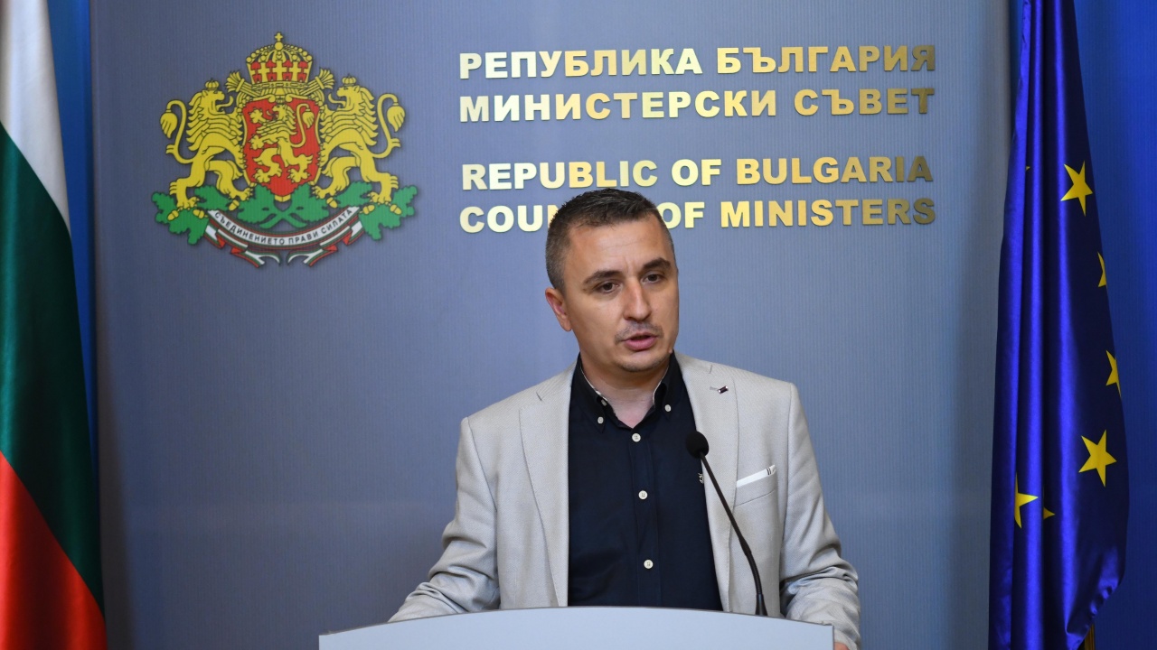 Бившият енергиен министър от кабинета „Петков” отговори на обвинения на служебната власт