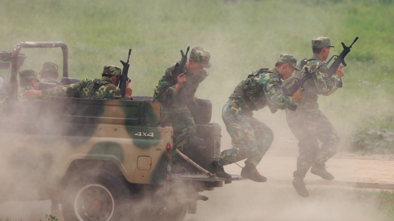 Пекин обяви, че продължава военните си учения около Тайван