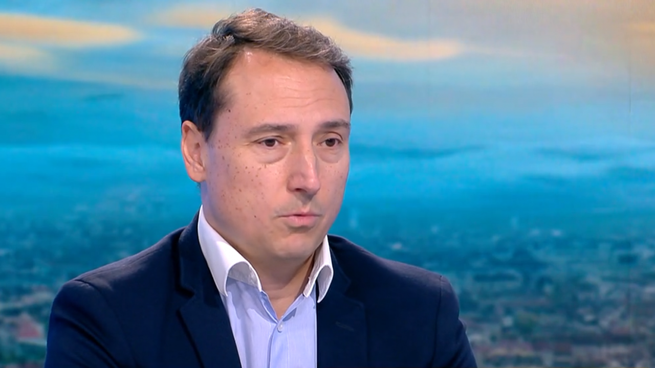 Добромир Живков, социолог: Нямам обяснение защо Радев не даде шанс на кабинета "Петков"