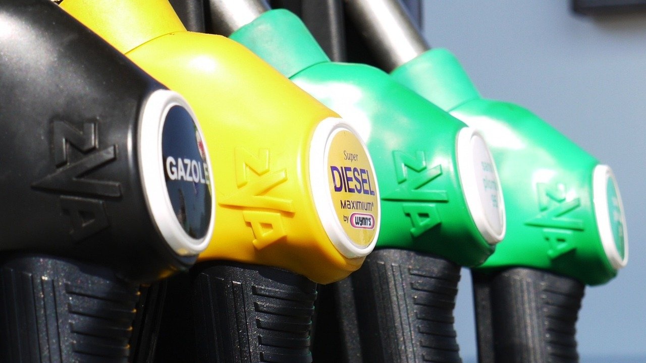 Цената на бензина в Италия достигна 1,77 евро