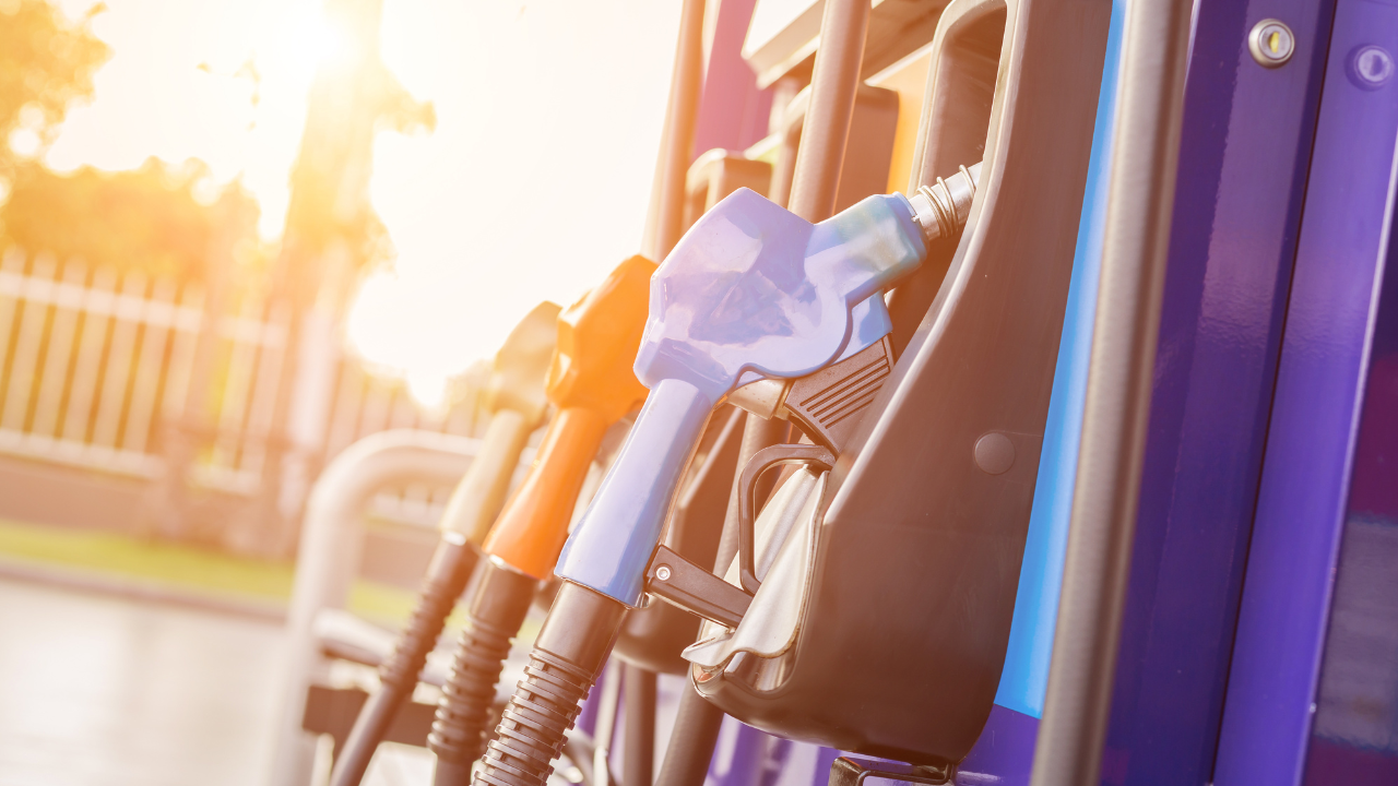 Експерт разкри: Цените на горивата от сега ще се запазят и през септември
