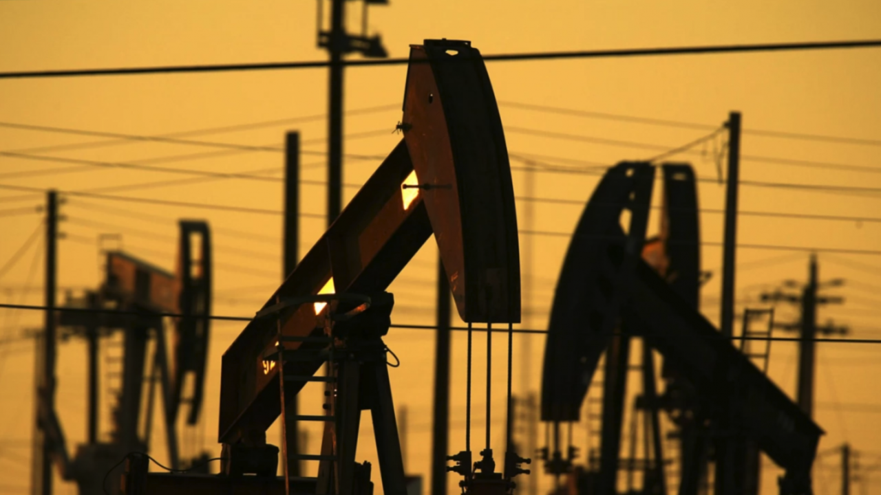 Петролът на ОПЕК спадна с над 5 долара за барел